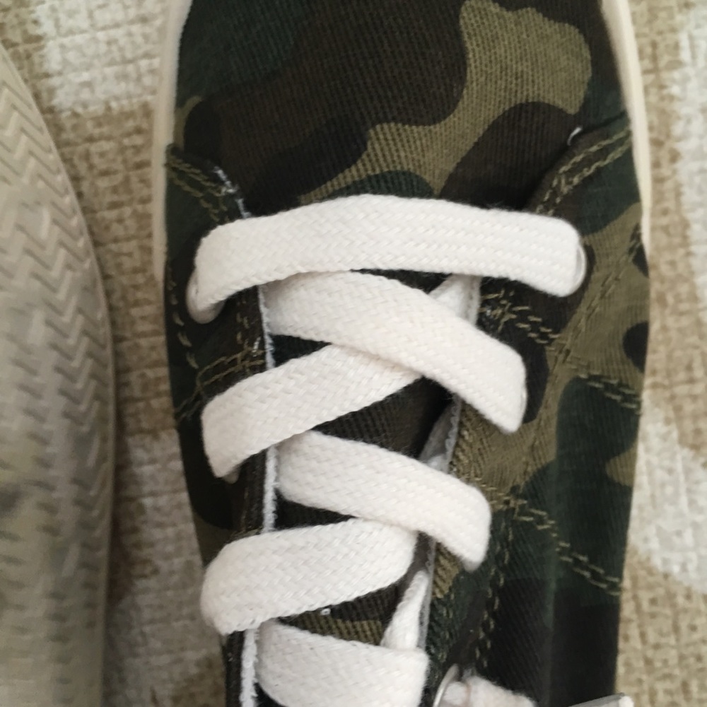 🛍 Camo Sneakers - Picture 3 of 5